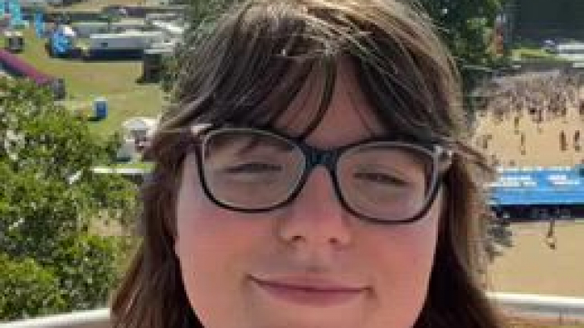 Flashing tits on the Ferris wheel!