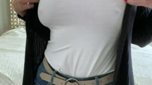 Modest 40 yo Minivan Momma in the streets, Naughty Vixen Milf Goddess in the sheet