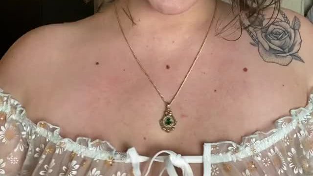 I made too many tiktoks and now I can’t control when my clothes disappear [oc]