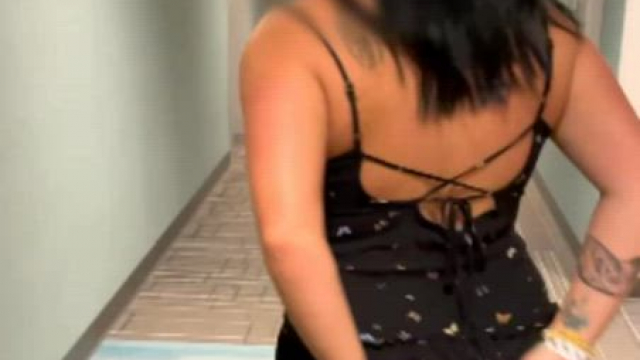 Throw back to this summer when I got naked in the hallway of our hotel.