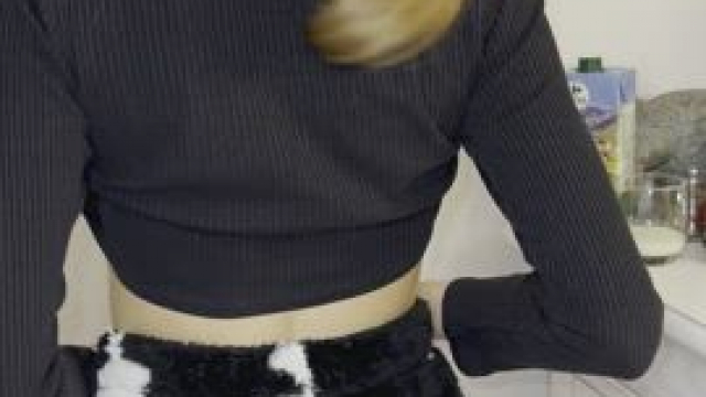 Is my booty good enough to sandwich your cock?