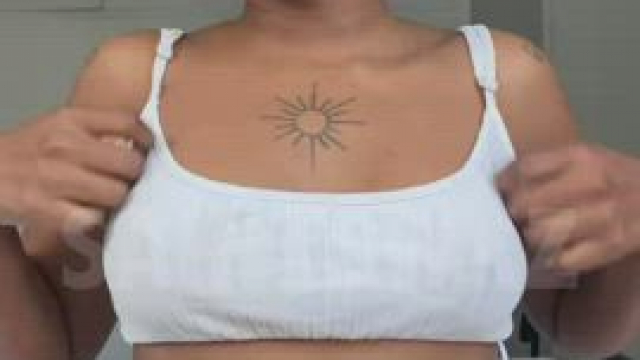 showing you what’s under my top! i hope i didn’t disappoint :)