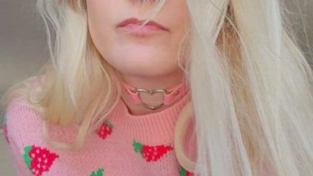 This sweater deceives strangers