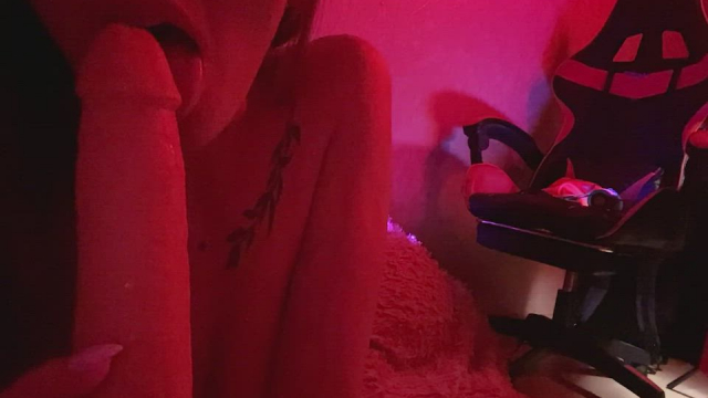 I wish I could kiss real cocks instead