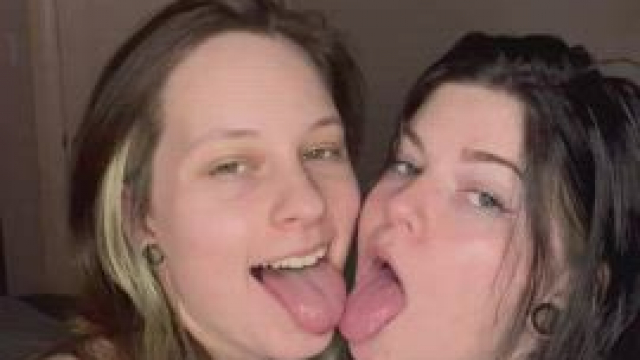 i love the way her tongue tastes