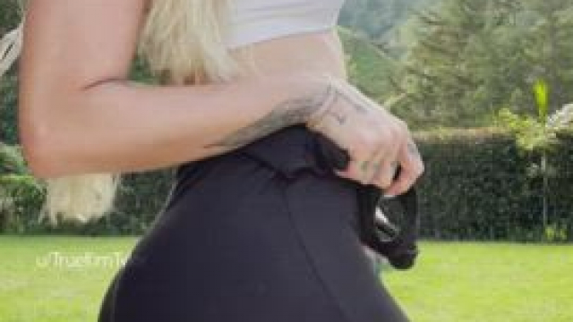 I love the looks I get at the gym with this outfit.... so I thought to come here