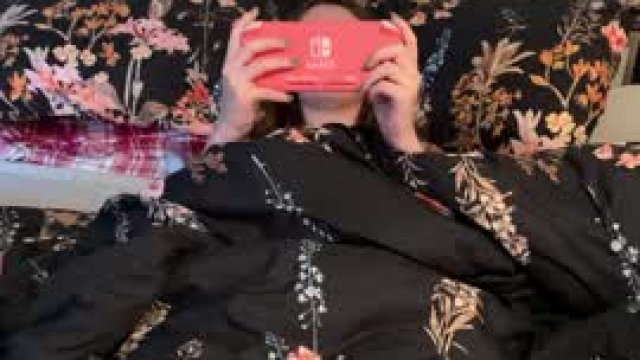 I’m a good free use slut and my pussy is open for business anytime you wish (OC)