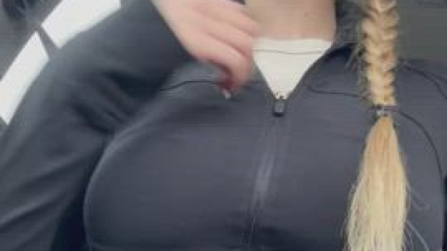 the taxi driver definitely saw something :P