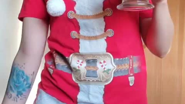 Who's ready for Christmas? I think I'll gift you with my body this year 