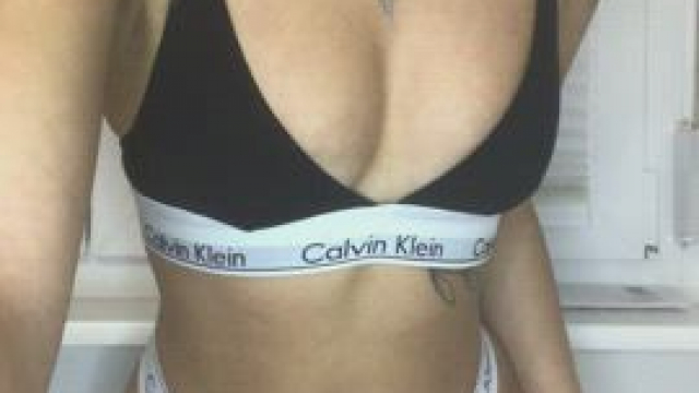 I am looking for someone who loves my young body! Would you jerk off to it?