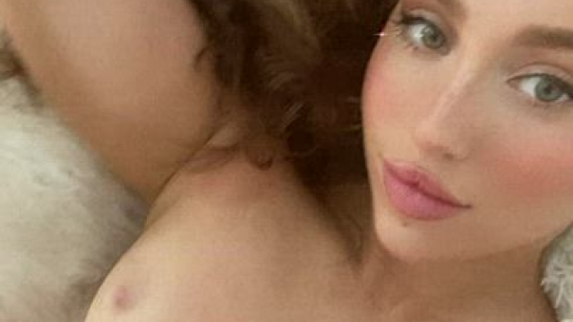 I send you a nude like this wyd?