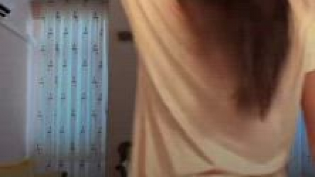 arianatv twerks on live