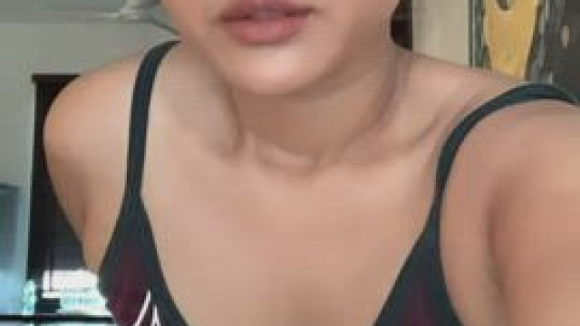 i'm just a h0rny chick trying to get your attention