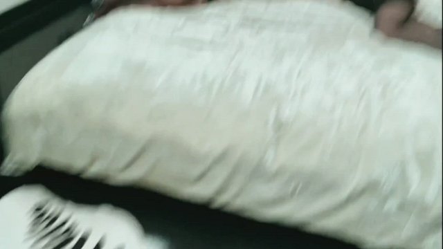 Dakota Johnson & St Vincent - The Nowhere Inn (2020)