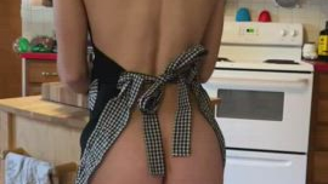 Naomi Soraya - use me and I’ll make you a sandwich after