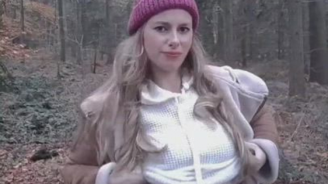 [GIF] You think they mind me stripping here..