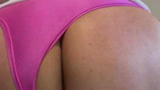 Asian Mommy big ass getting cleaning done