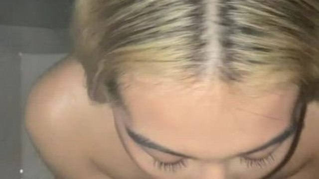 Hot college girls that have no gag reflex ?? >