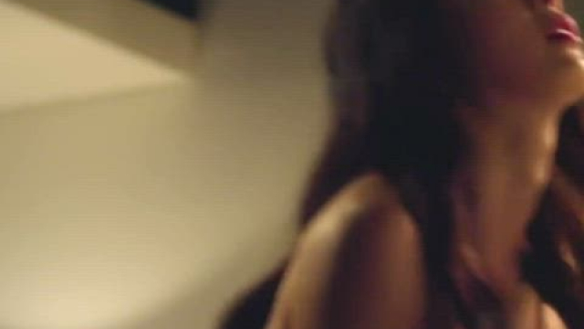 Ha Joo-hee makes people watch 'Love Clinic' for the plot.