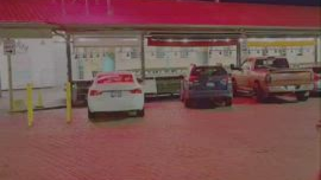 The titty market is open late for the public [gif]