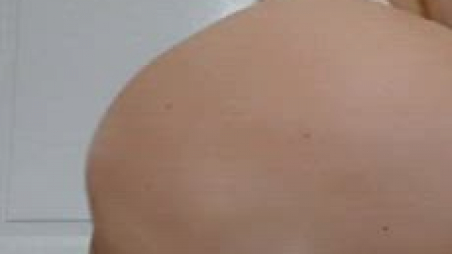 watch this naughy mature spread my ass