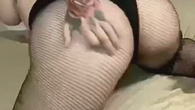 Arrow up if you want to spank me