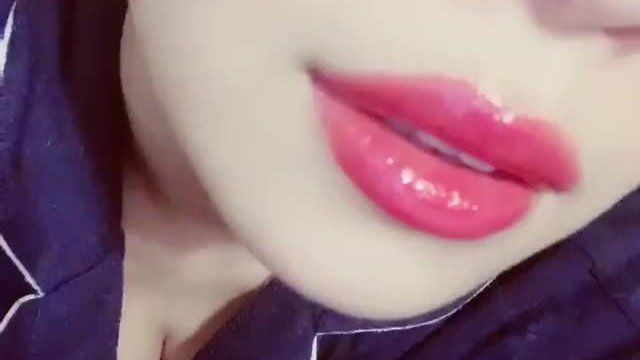 I really want to suck some big thick dick rn (bonus suck fantasy I wrote in the 