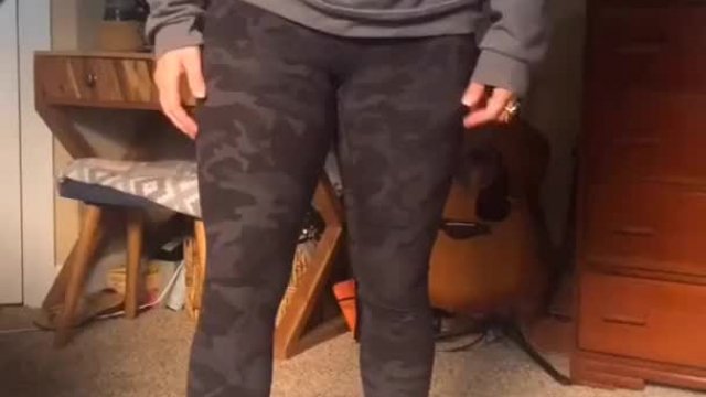 Just wait ... ( Her Free Folder In Comments )