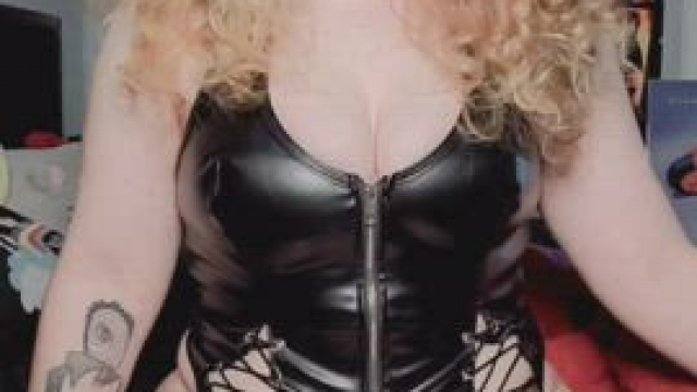 Can I smother you with my thighs