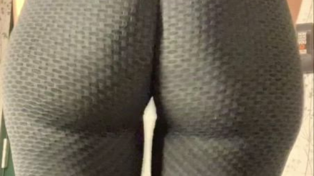 I want to be your favorite Milf at the gym