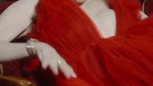 Amanda Seyfried at the Oscars counts as plot, right?