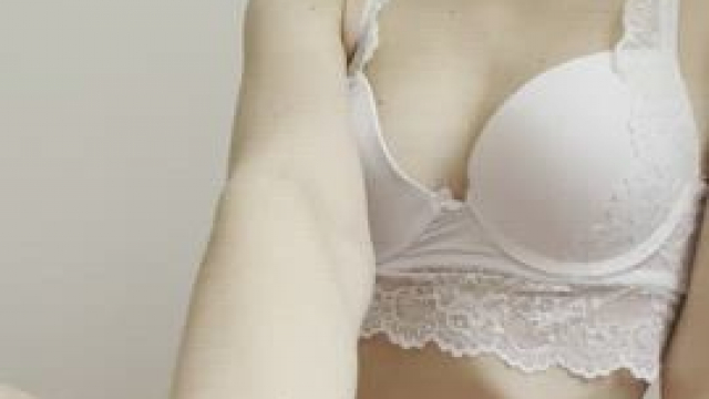 idk if my tits are too small to post on here..