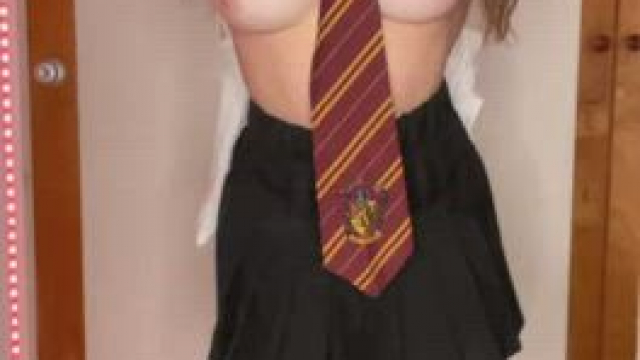 You wanna have fun with a cute girl?