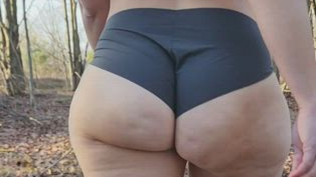 Follow mommy this way!