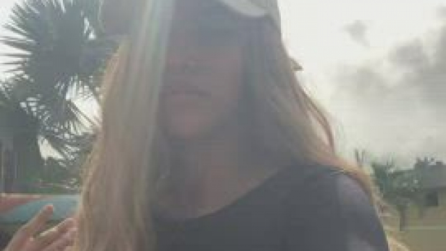 I just couldn't resist getting naked, I want somebody to play with my naked teen