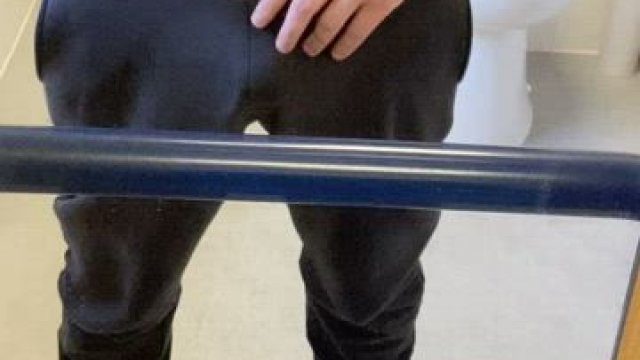 [25] What do you buddies think? Do you enjoy watching it bounce?