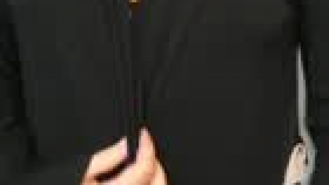 Flashing and shaking strappy set