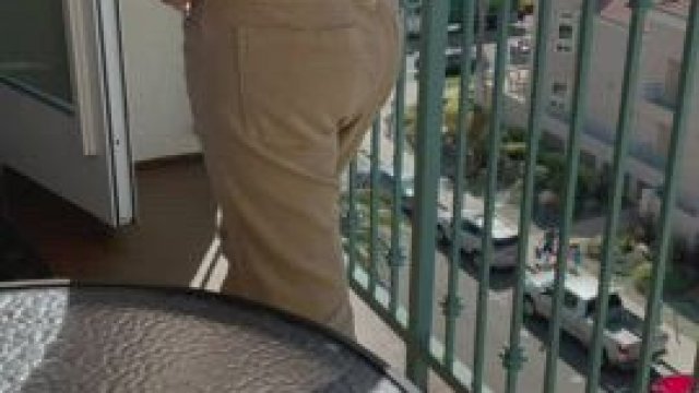 There was just enough people on the street below to make me nervous