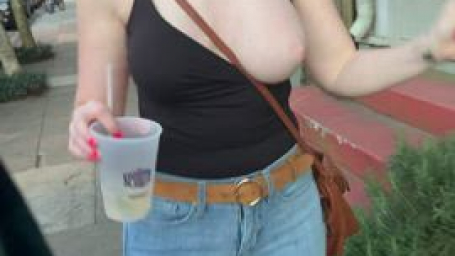 The French Quarter just brings out the wild side of me [GIF]