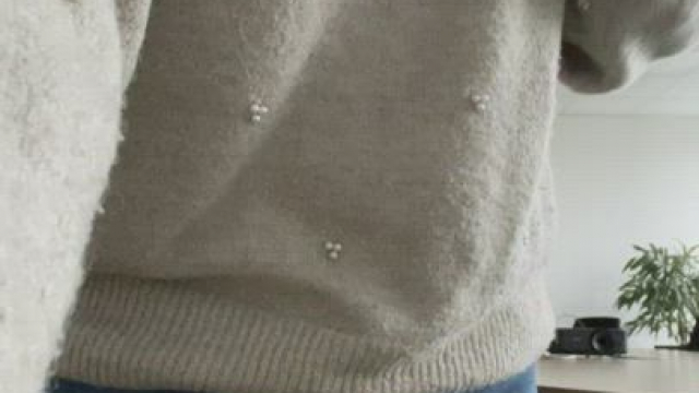 I got horny at work so here’s a video of me showing you my boobs at the meeting 