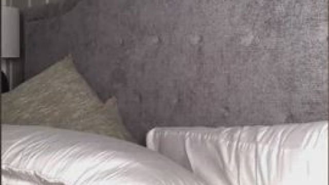 beautiful girl nipslip