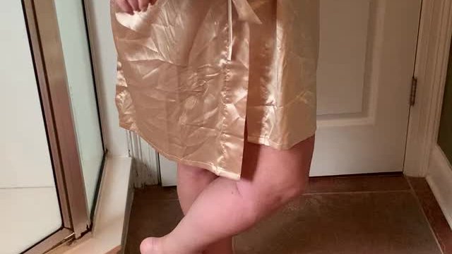 Taking off my robe!!! [F54]