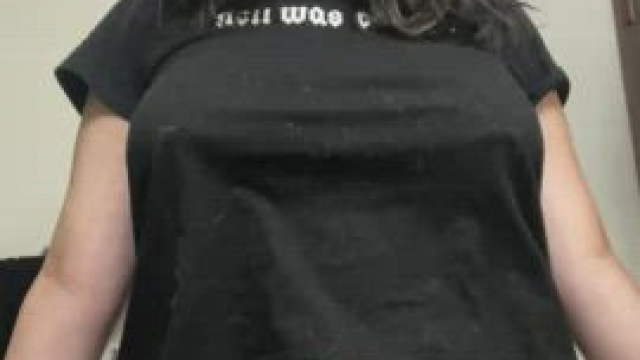 Looking for a thick goth gf?