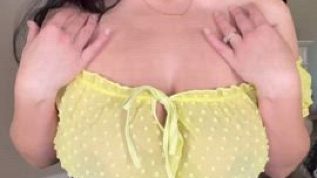 Mama wants to show you a little something