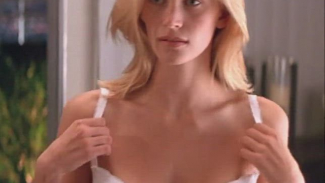 Natasha Henstridge - Cuty plot reveal in 'Species'