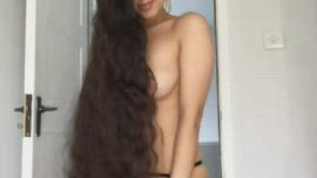 Worship my petite Sri Lankan body