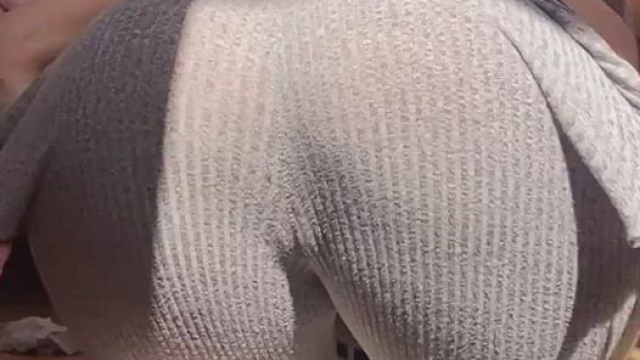 Which hole do you screw first?