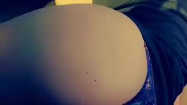 Come watch me play with my perfect ass in public ;)