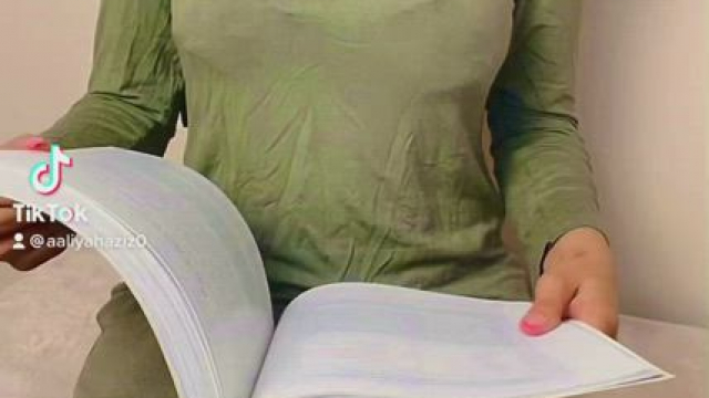 How my Muslim parents see VS how the internet sees me!????????????