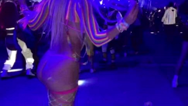 Hot Booty Out in Public at a Festival